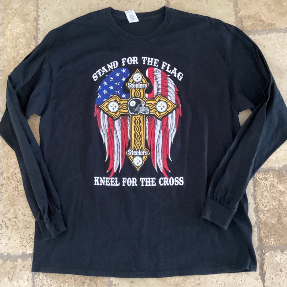 Gildan Pittsburgh Steelers: Stand For The Flag Kneel For The Cross-SZ XL
Q1